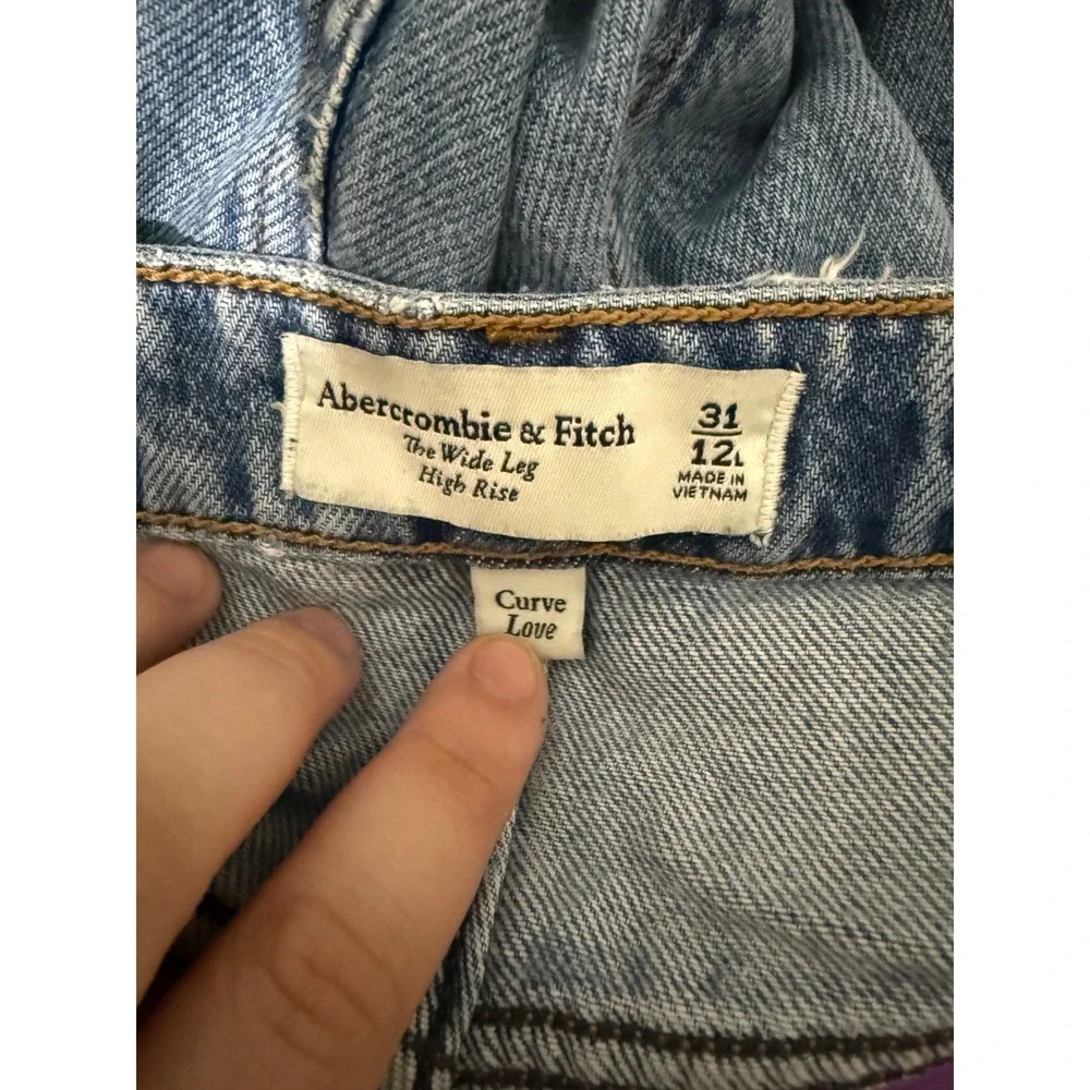 Abercrombie & Fitch these abercrombie